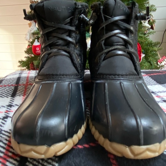 Women All Weather Nautica Boots - Picture 3 of 5